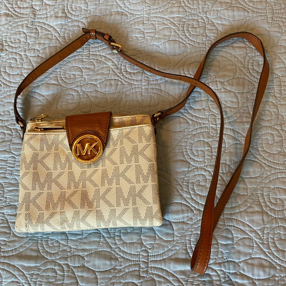 MK cross body